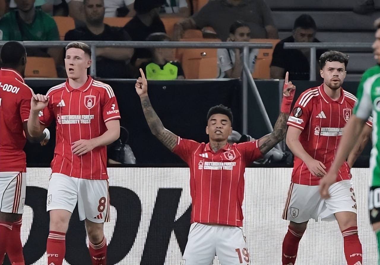 乐鱼官方网站-包含曼城训练开放日；冲刺阶段刷新队史纪录引欢呼；亚冠在即；身体对抗强度拉满的词条-乐鱼官方网站