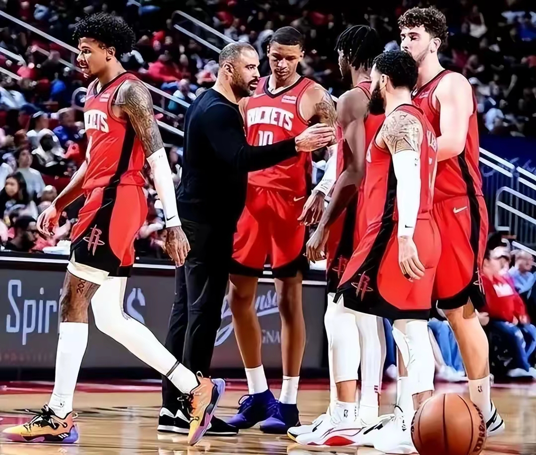 乐鱼体育-今晚NBA常规赛传出新动向，斯图加特临场应变，管理层表态：目标明确，球队文化再被提及的简单介绍-乐鱼体育